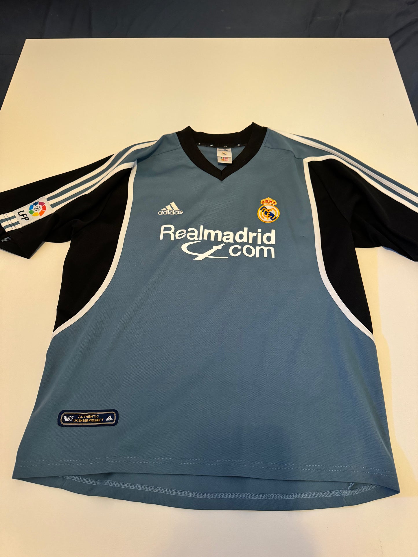 Real Madrid 2001 Third Shirt - L - Raul